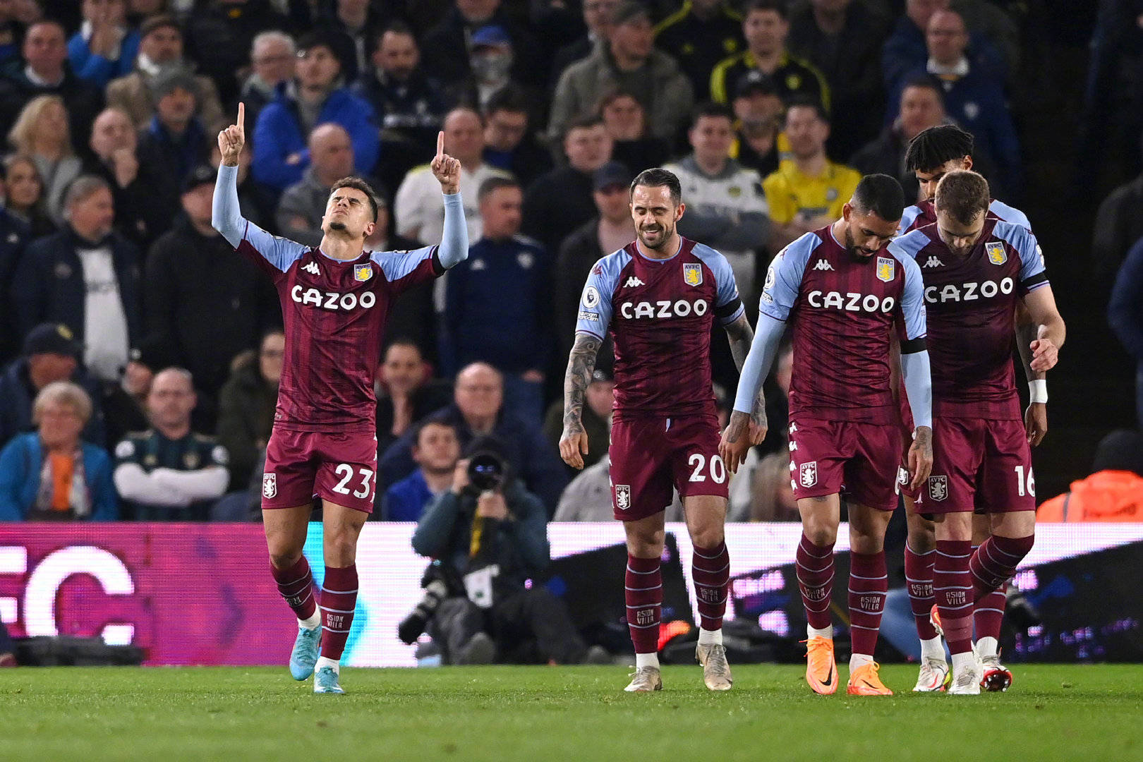 足球比赛中 足球比赛中